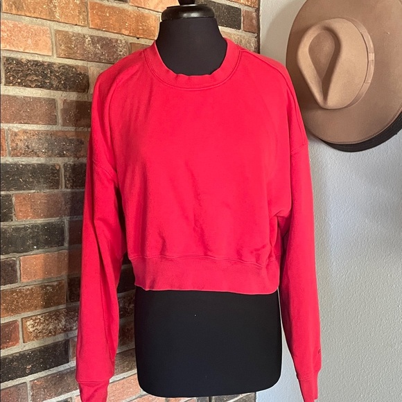 Fabletics Tops - Fabletics Bold Red Women's Cropped Crewneck Sweatshirt L